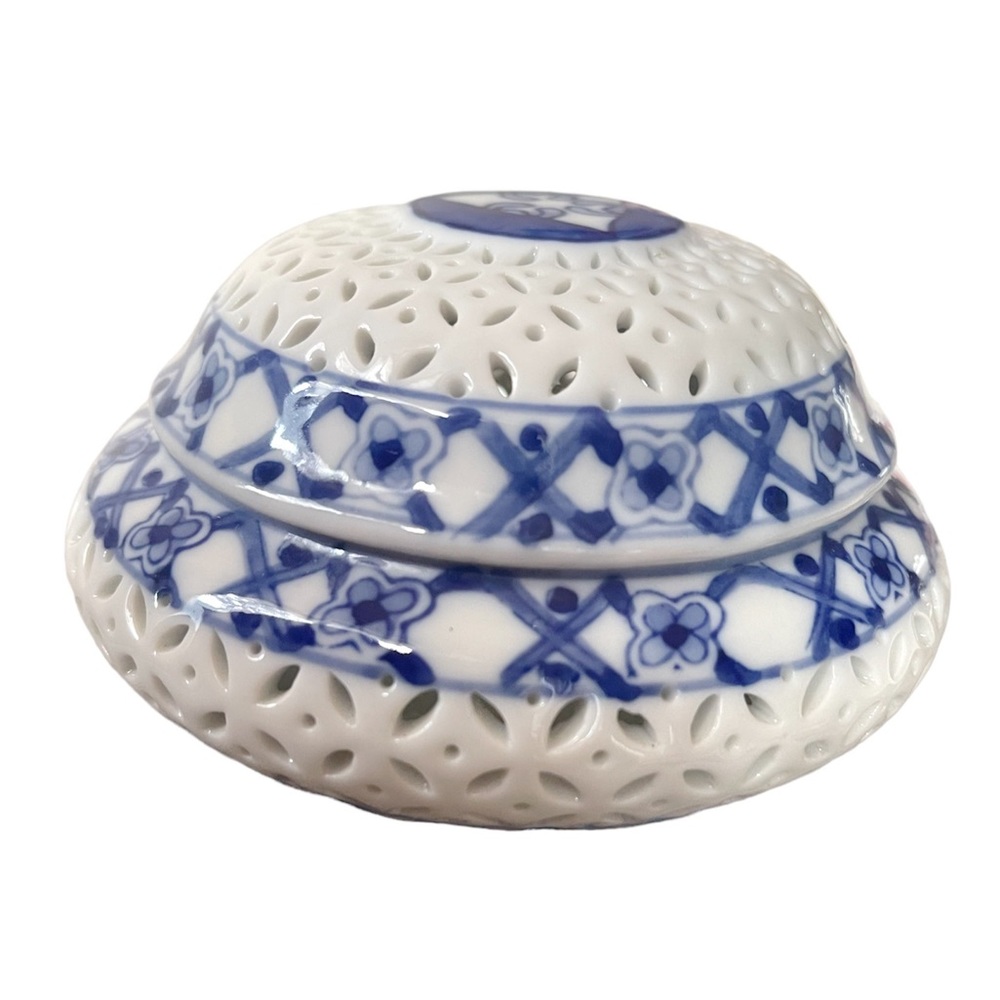 Vintage Blue & White Incense/ Popourri Dish with Lid Ceramic Bowl